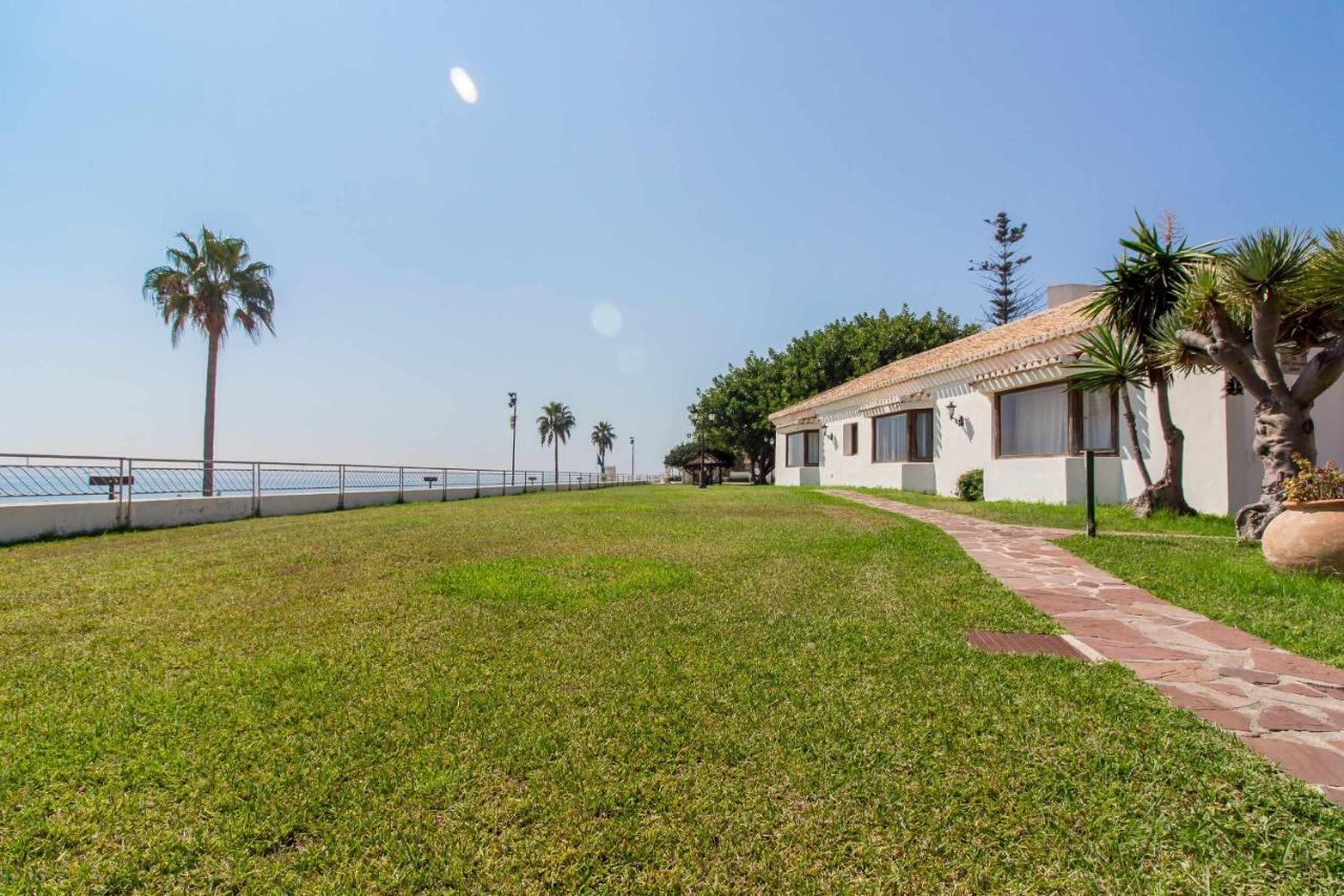Castle Beach House Luxury Beachfront Villa Málaga Esterno foto