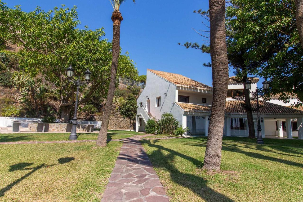 Castle Beach House Luxury Beachfront Villa Málaga Esterno foto