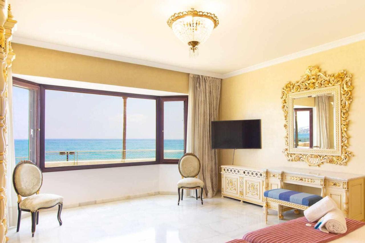Castle Beach House Luxury Beachfront Villa Málaga Esterno foto