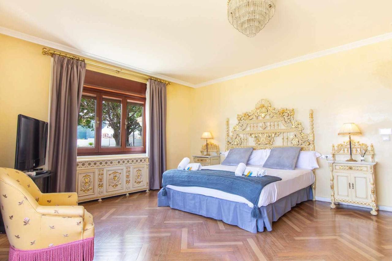 Castle Beach House Luxury Beachfront Villa Málaga Esterno foto